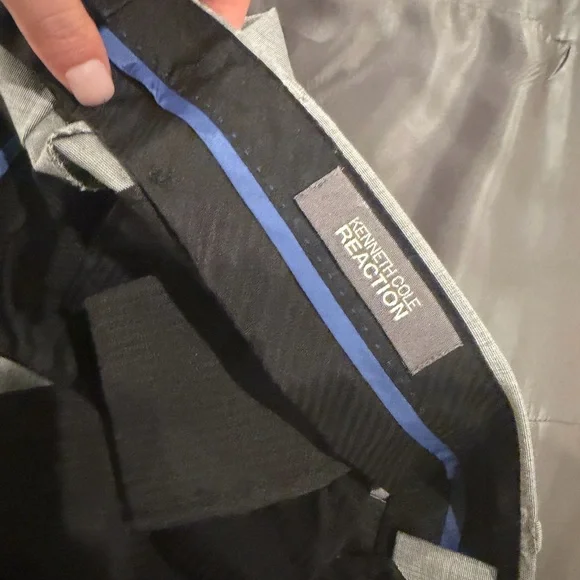 NEW Kenneth Cole Reaction light gray suit - Picture 6 of 12